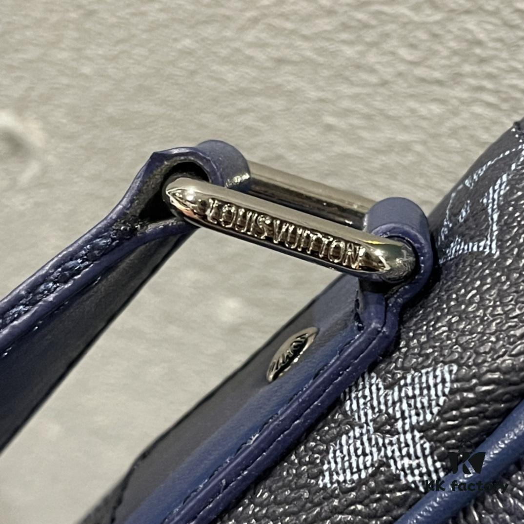 Upgraded Version 180 M11593 M46255 Gradient Green Gradient Blue Exclusive Men's Free Shipping Sling Bag Series DISTRICT Small Sling Bag