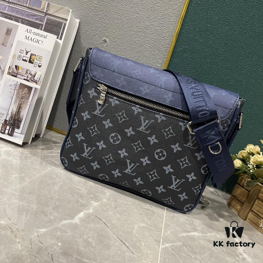 Upgraded Version 180 M11593 M46255 Gradient Green Gradient Blue Exclusive Men's Free Shipping Sling Bag Series DISTRICT Small Sling Bag