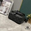6930731c6e68136f4d9a5e9b Upgraded M46973 Vintage Flower, Black Flower Quest Messenger Bag