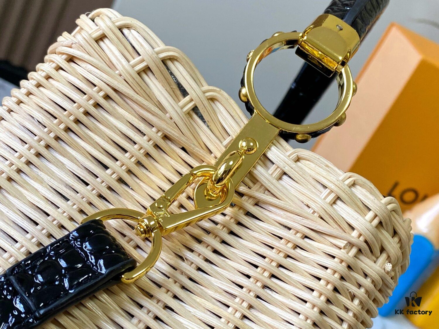 Upgraded M11619 Crocodile-Texture Capucines BB Bag