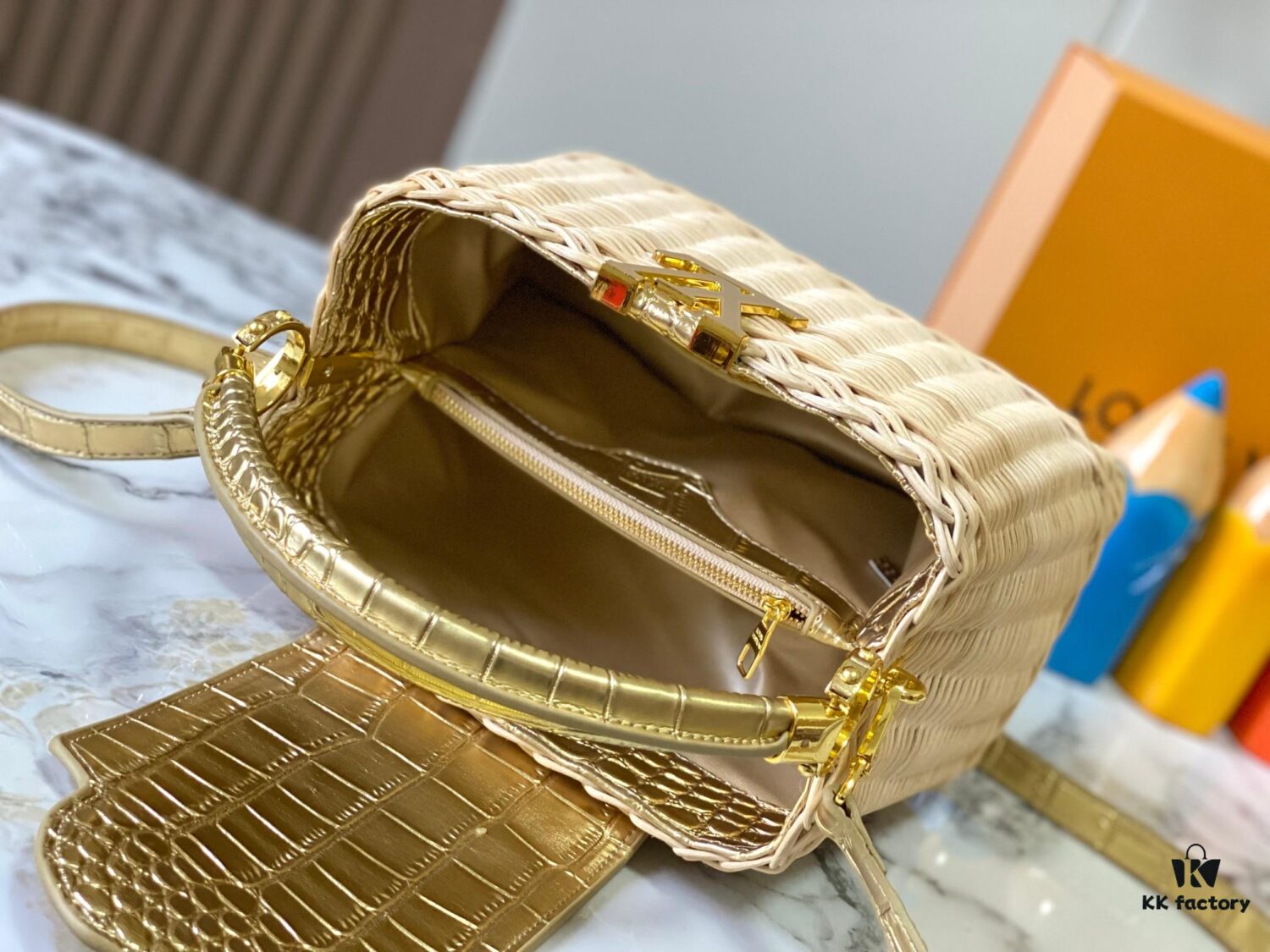 Upgraded M11619 Crocodile-Texture Capucines BB Handbag