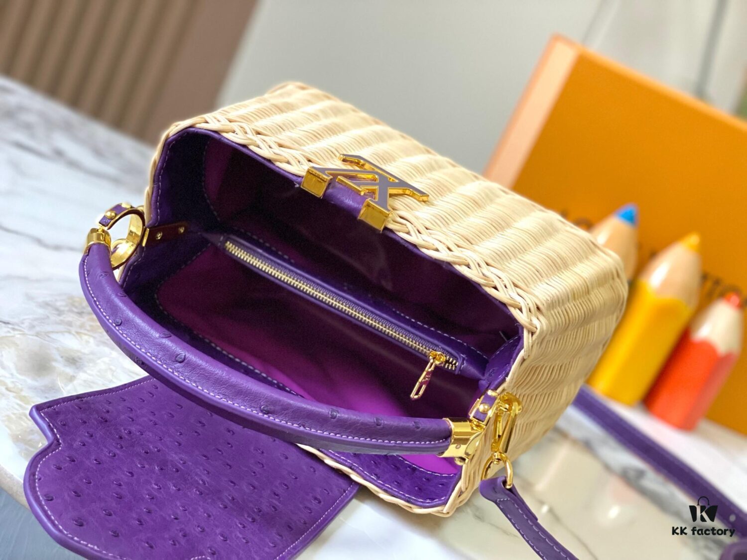Upgraded M11618 Ostrich-Texture Capucines BB Handbag