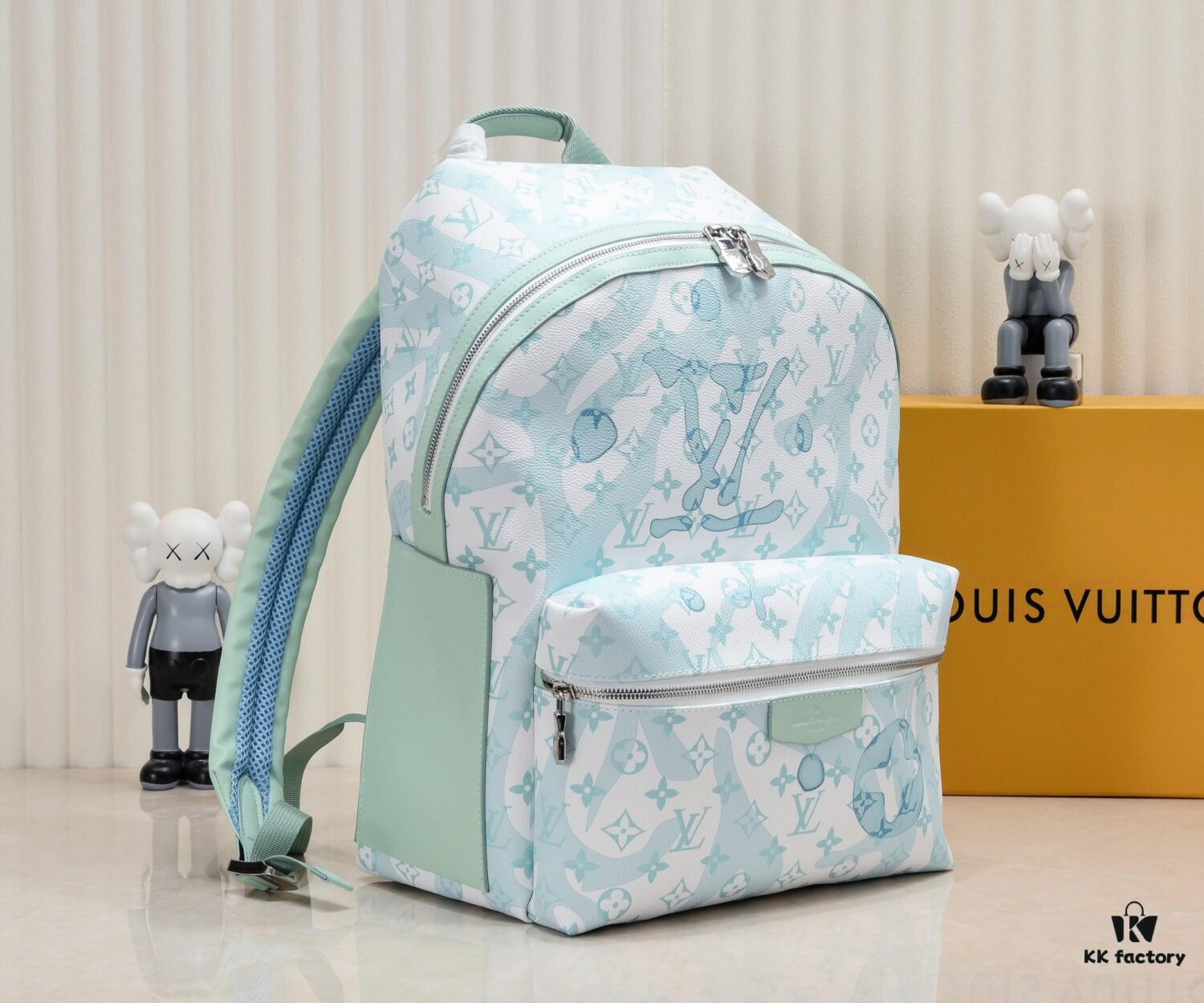 693073de6e68136f4d9a5fee Upgraded Version DU SHI JIA PAI M22519 Green Louis Vuitton 2023 New Men's DISCOVERY Monogram Water Drop Small Backpack LV Graffiti Backpack, Versatile Styling, High-Capacity Daily Travel Essential