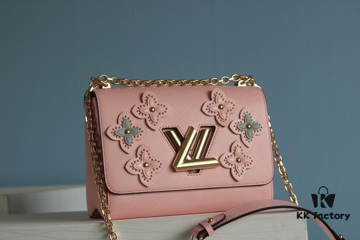 New Arrival [Rose] Top Quality Original Design [Rose]... Even More Beautiful in Real Life [Kiss][Kiss] LV's Hottest Twist Denim Medium Bag Now Available 💃