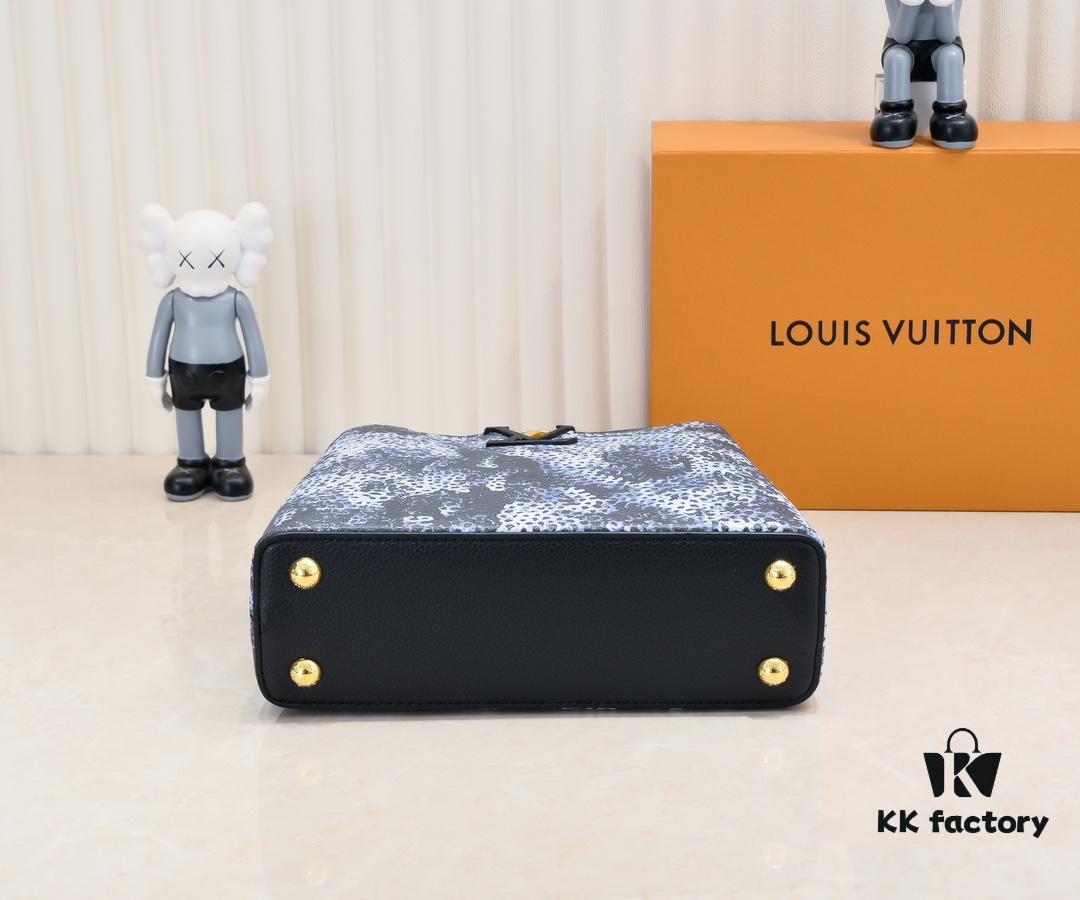 693074466e68136f4d9a60d2 Upgraded Black M21725 Louis Vuitton x Yayoi Kusama New Collaboration Capsule Collection Explores the Bizarre Dreamscape of the LV x YK Capucines PM Bag, Drawing Inspiration from the Artist's 'My Eternal Soul' Series Since 2009, Featuring Encounters with Eccentric Faces and Organic Forms. Printed and Embroidered Motifs Adorn Luxurious Taurillon Leather, Making It a Distinguished Artistic Collector's Piece.