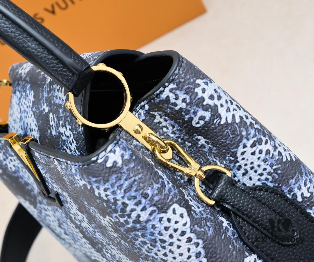 6930744b6e68136f4d9a60de Upgraded Black M21726 Louis Vuitton x Yayoi Kusama Capsule Collection Reimagines the LV x YK Capucines Medium Handbag in a Surreal Dreamscape, Drawing Inspiration from the Japanese Artist's 'My Eternal Soul' Series Since 2009, Featuring Eccentric Faces and Organic Forms. The Artistic Design Is Enhanced with Printed and Embroidered Motifs on Luxurious Taurillon Leather, Making It a Distinguished Addition to Any Art-Inspired Collection.