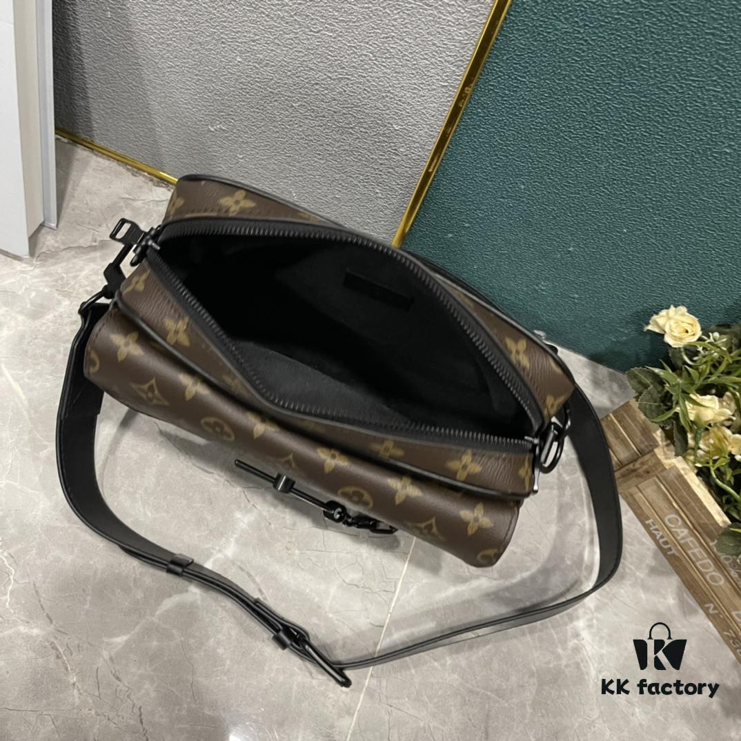 693075116e68136f4d9a6274 Upgraded M46795 M23742 Black Floral Embossed Men's Latest Messenger Bag Steamer Collection