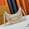 6930753b6e68136f4d9a62c7 Upgraded Original ⭐️ New Embossed Silk-Screen Moon Bag 🔥 Model: M81166 M81098 🔥🔥 Latest Arrival Moon Bag 🌙! Nicolas Ghesquière Revisits the Croissant Bag from Louis Vuitton Archives, Introducing the Loop Crescent-Shaped Bag in the 2022 Spring Collection