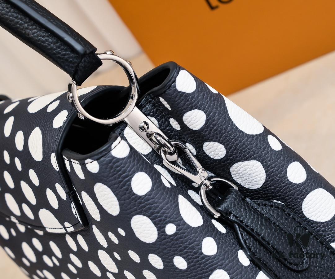 693075876e68136f4d9a636e Upgraded M21665 LV x YK Capucines Medium Handbag
