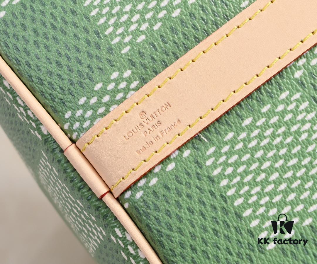 693075936e68136f4d9a6387 Keepall Bandoulière 50 Travel Bag in Damier Golf Coated Canvas with Green and Pink Check Pattern