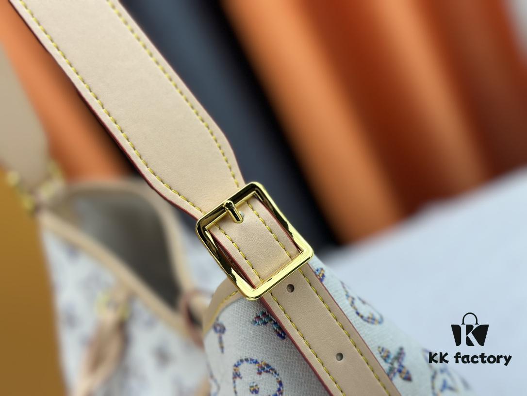 693075ef6e68136f4d9a643f Upgraded Original White Color Flower M24707 M46203 M46197 Louis Vuitton Introduces the New CarryAll Medium Handbag
