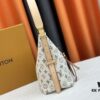 693075f06e68136f4d9a6442 Upgraded Original White Color Flower M24707 M46203 M46197 Louis Vuitton Introduces the New CarryAll Medium Handbag