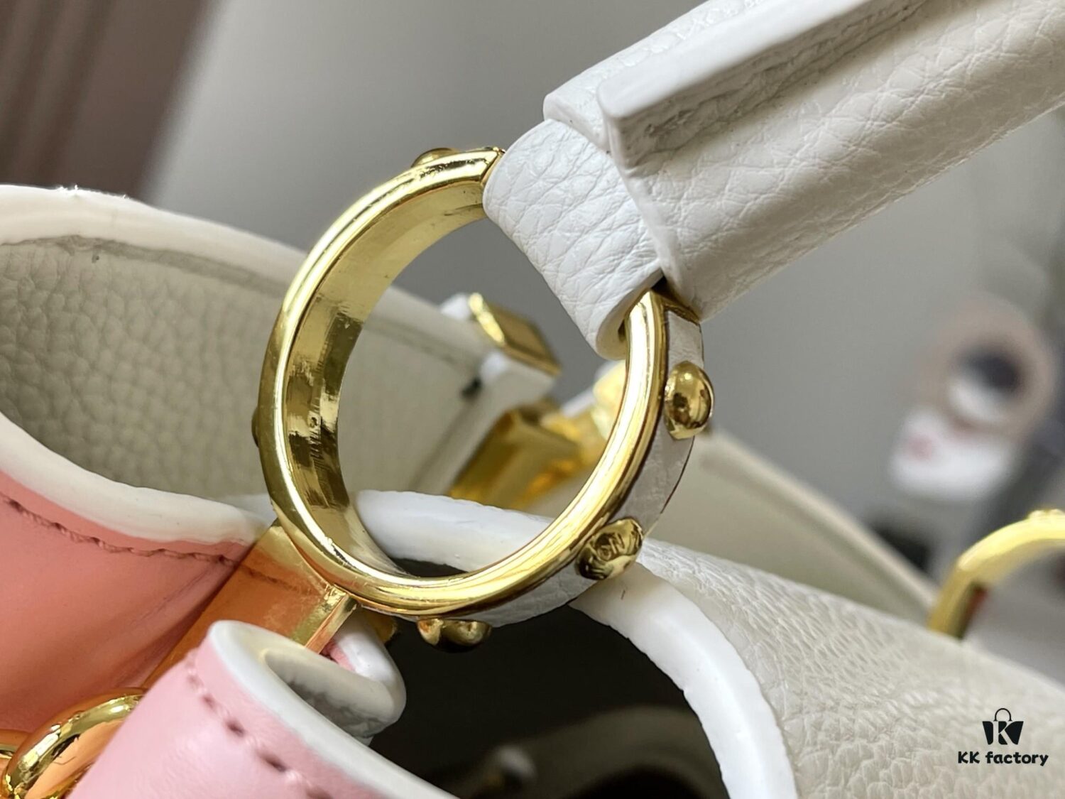 Upgraded M59864 Pure White Three-Tone Gold-Plated Capucines BB Handbag