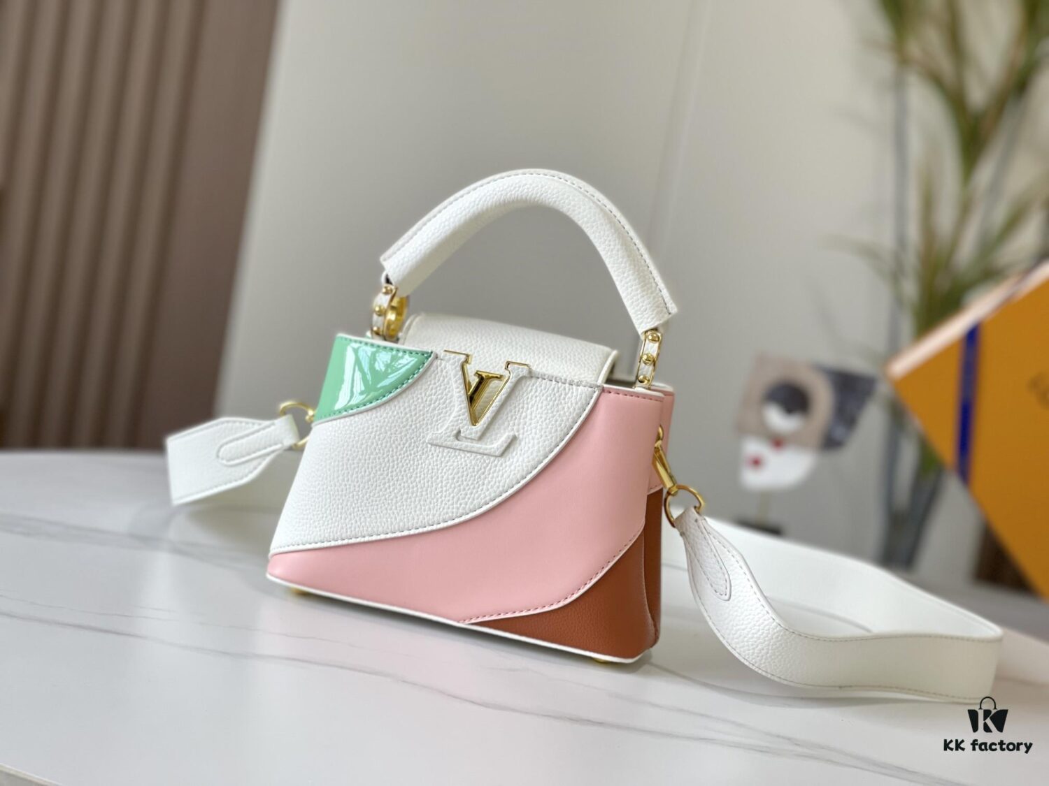 Upgraded M59863 Pure White Three-Tone Gold-Plated Mini Capucines Bag