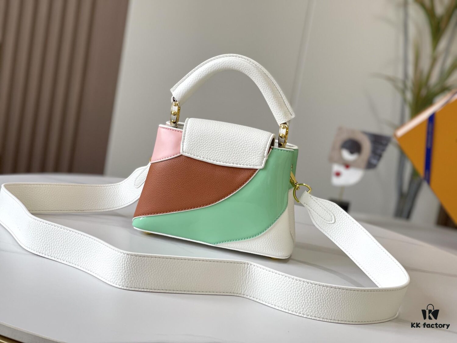 Upgraded M59863 Pure White Three-Tone Gold-Plated Mini Capucines Bag