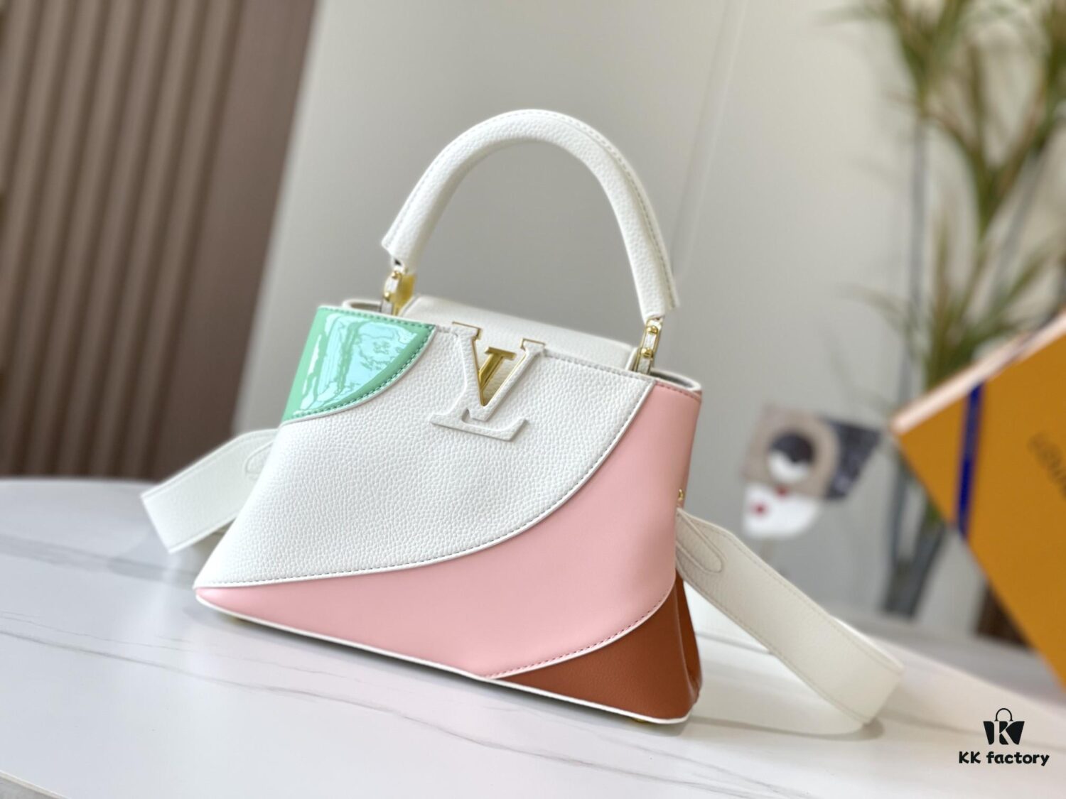 Upgraded M59864 Pure White Three-Tone Gold-Plated Capucines BB Handbag