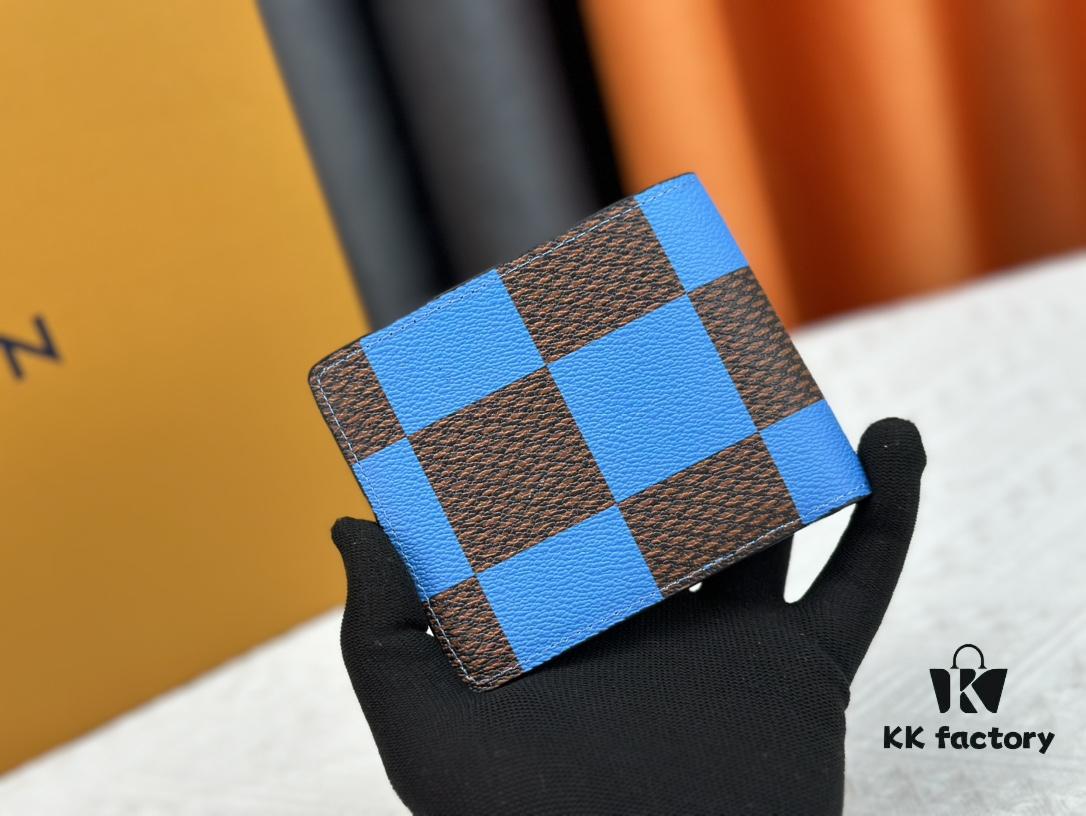 693076776e68136f4d9a656c Wallet Model: M40452 Deep Blue Check Louis Vuitton Classic Brazza Wallet