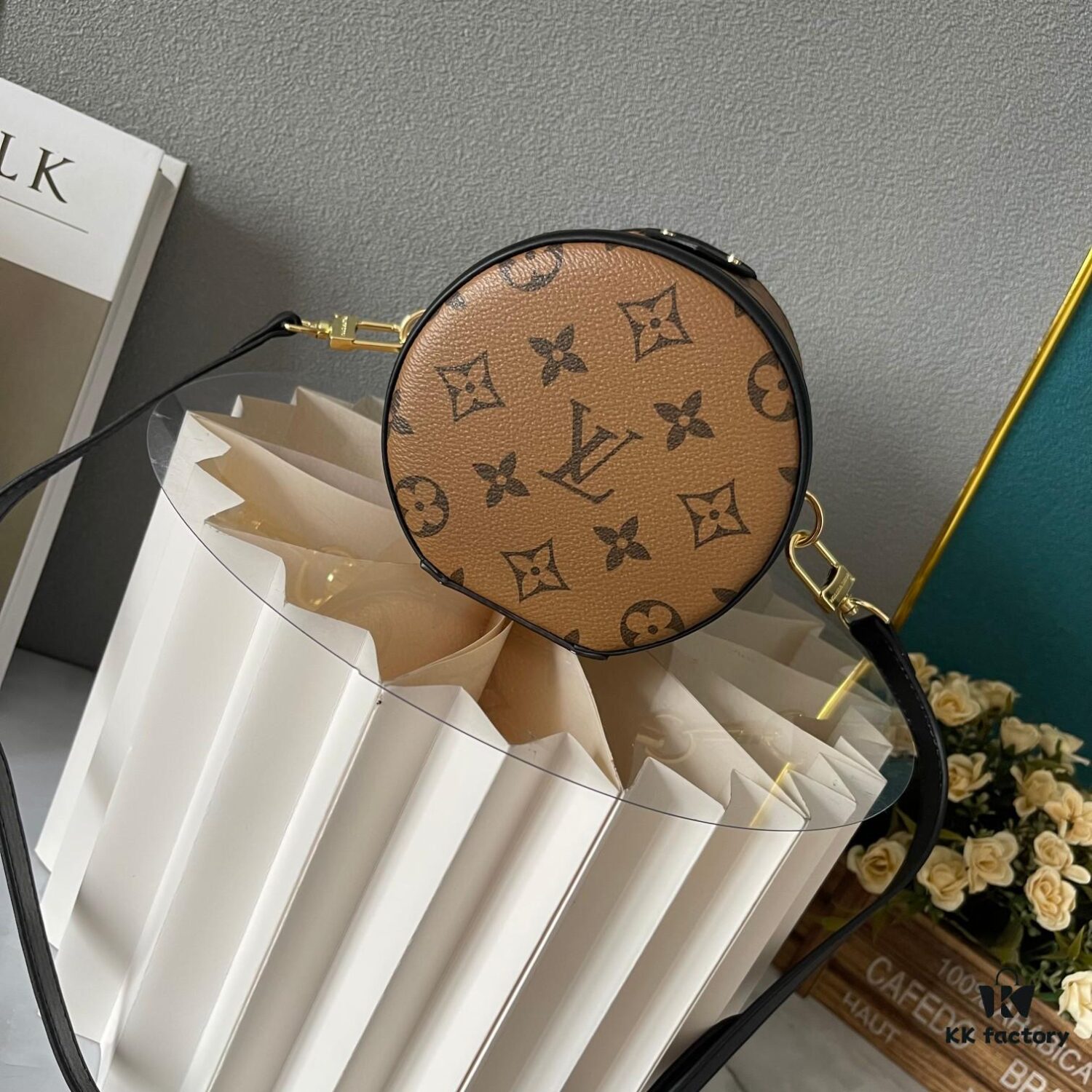 Upgraded Version [Exclusive Real Shot M82952 Vernis Yellow Flower] This Nano Cannes Handbag Features a Cylindrical Silhouette Crafted from Monogram Canvas, Echoing the Design of a Cosmetic Pouch