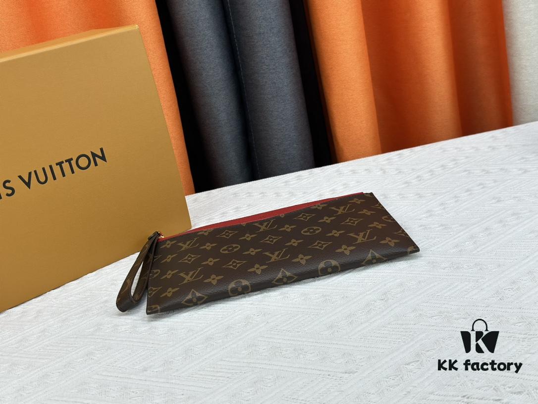 693076ca6e68136f4d9a6609 M60910, Real Item Photography, Exquisitely Crafted Pallas Handbag Combining Classic Monogram Canvas with Vibrant Colors for a Pleasing Effect