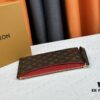 693076ca6e68136f4d9a660a M60910, Real Item Photography, Exquisitely Crafted Pallas Handbag Combining Classic Monogram Canvas with Vibrant Colors for a Pleasing Effect
