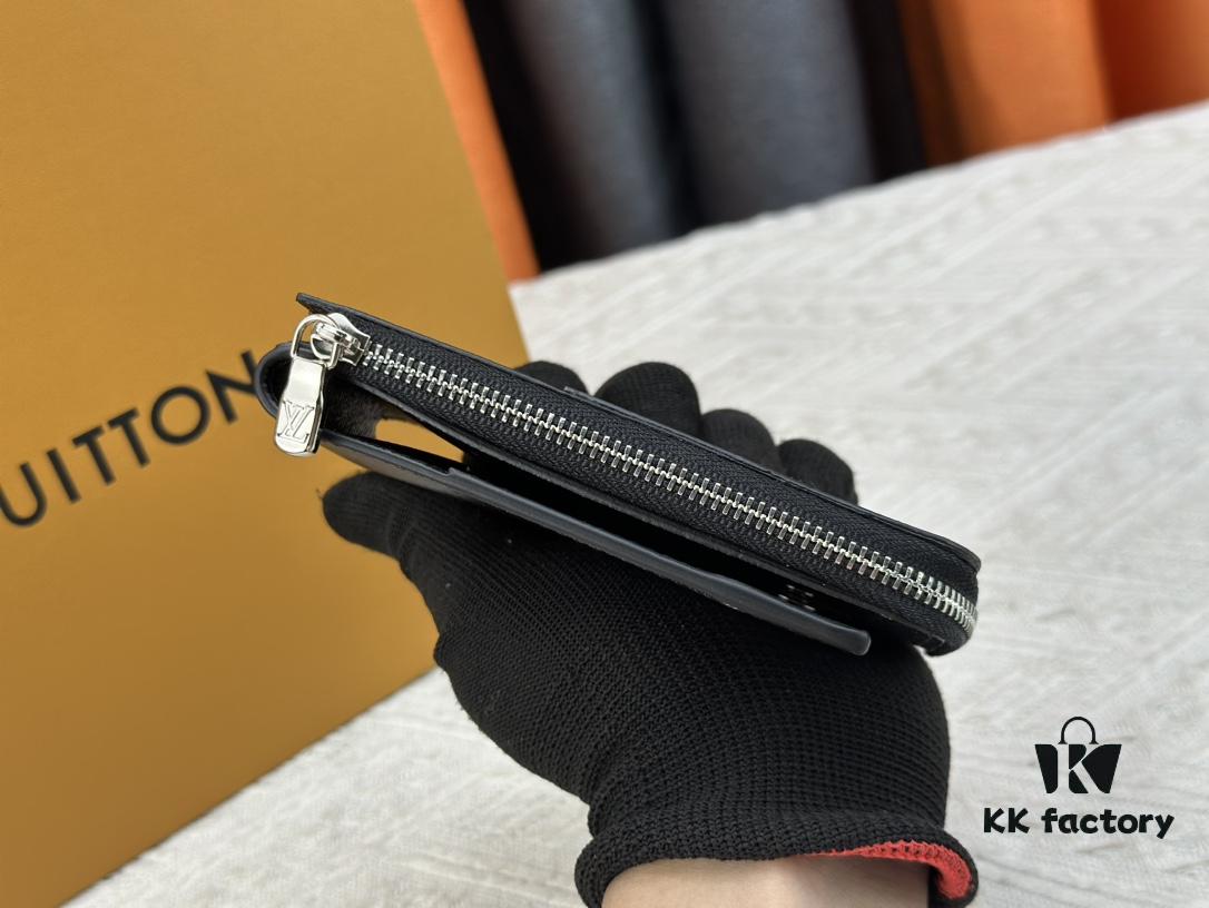 693076f16e68136f4d9a6653 Top-Grade Original This New Hybrid Wallet is Crafted from Black Monogram Shadow Leather, Ingeniously Combining a Card Holder with Louis Vuitton's Best-Selling Multiple Wallet