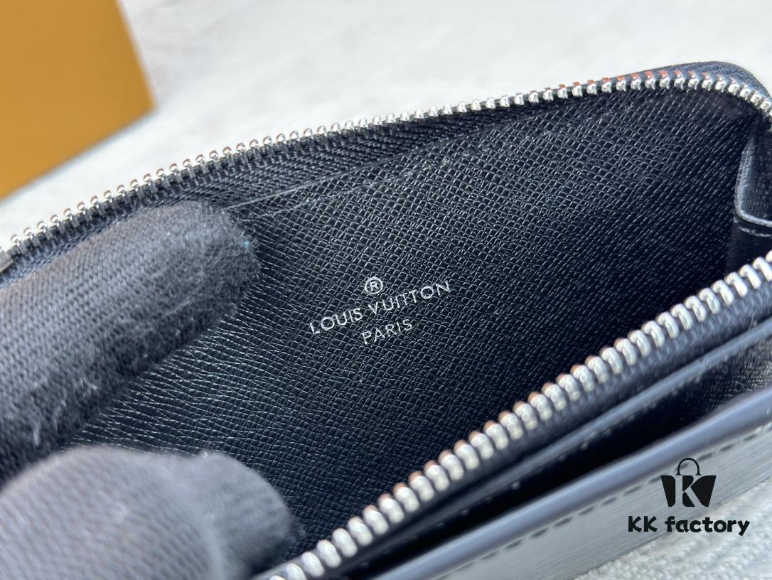 693076f36e68136f4d9a6657 Top-Grade Original This New Hybrid Wallet is Crafted from Black Monogram Shadow Leather, Ingeniously Combining a Card Holder with Louis Vuitton's Best-Selling Multiple Wallet