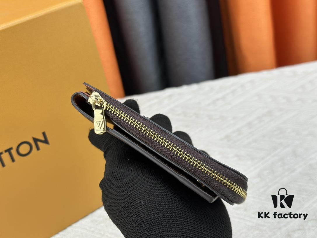 693076fe6e68136f4d9a666d Top Original This New Hybrid Wallet is Made of Black Monogram Shadow Leather, Ingeniously Combining a Card Holder with Louis Vuitton's Best-Selling Multiple Wallet