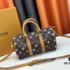 693077176e68136f4d9a66a0 M24849 White Color Black Color Pillow Bag