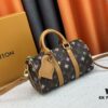 693077176e68136f4d9a66a1 M24849 White Color Black Color Pillow Bag
