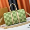 693077216e68136f4d9a66b7 Model N40671 Green Tea Keepall Bandoulière 35 Bag
