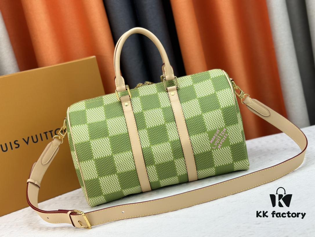 693077216e68136f4d9a66b7 Model N40671 Green Tea Keepall Bandoulière 35 Bag