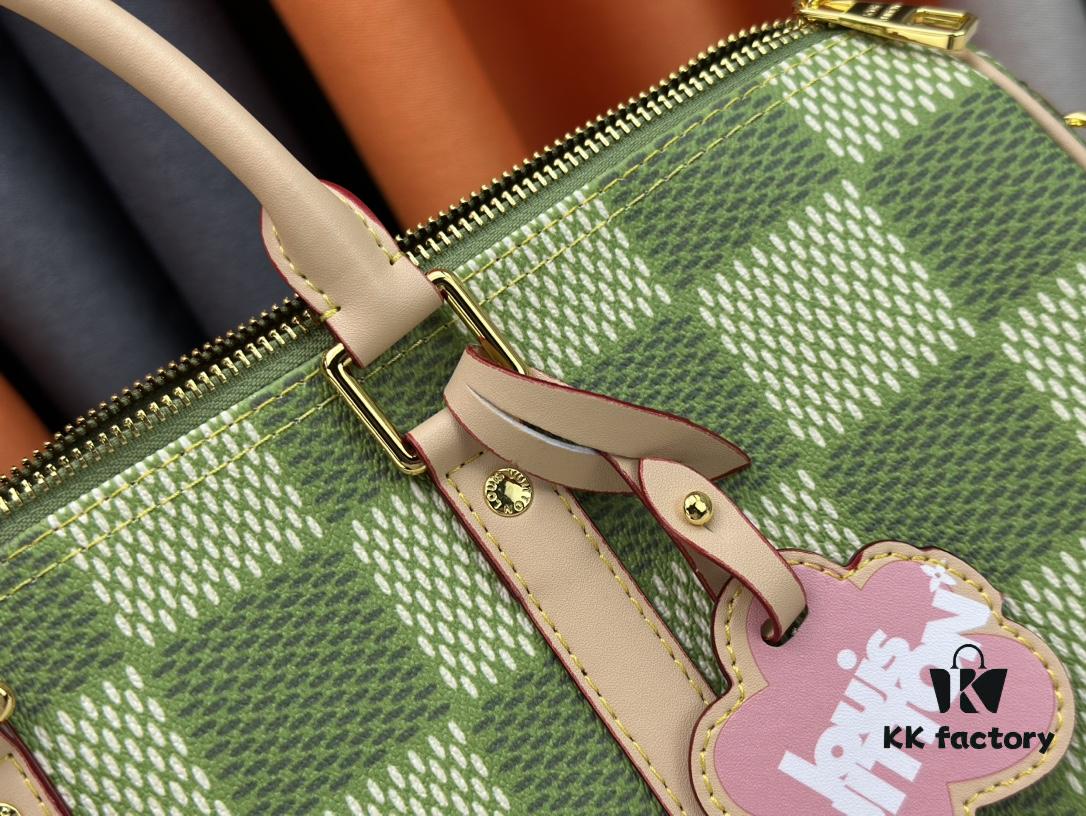 693077236e68136f4d9a66ba Model N40671 Green Tea Keepall Bandoulière 35 Bag