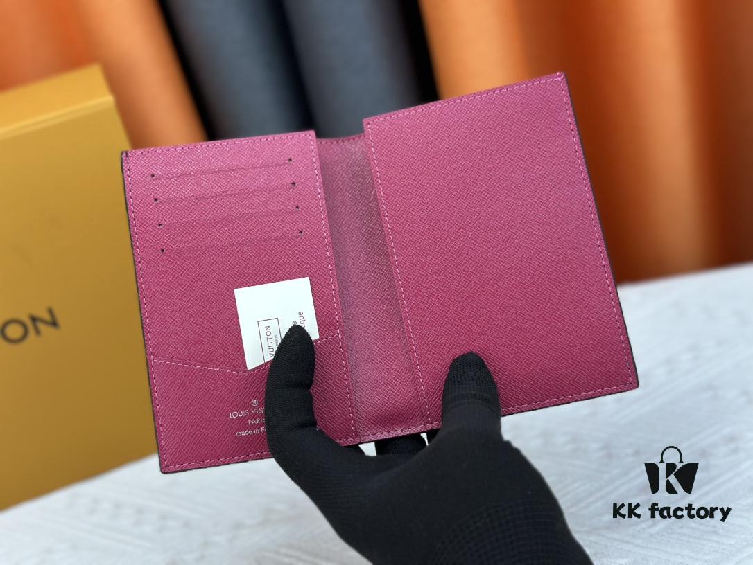 693077646e68136f4d9a6750 Wallet M60410 Pink 👏👏Vivienne Holidays 2022 Collection Passport Holder