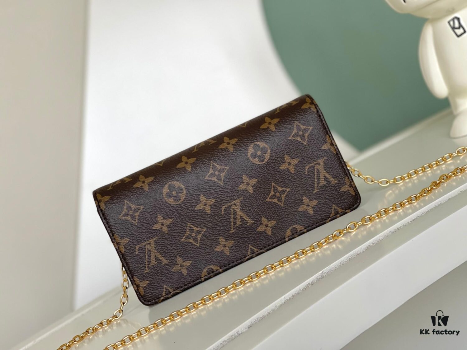 693077af6e68136f4d9a67d2 M82509 Vintage Lily Wallet on Chain