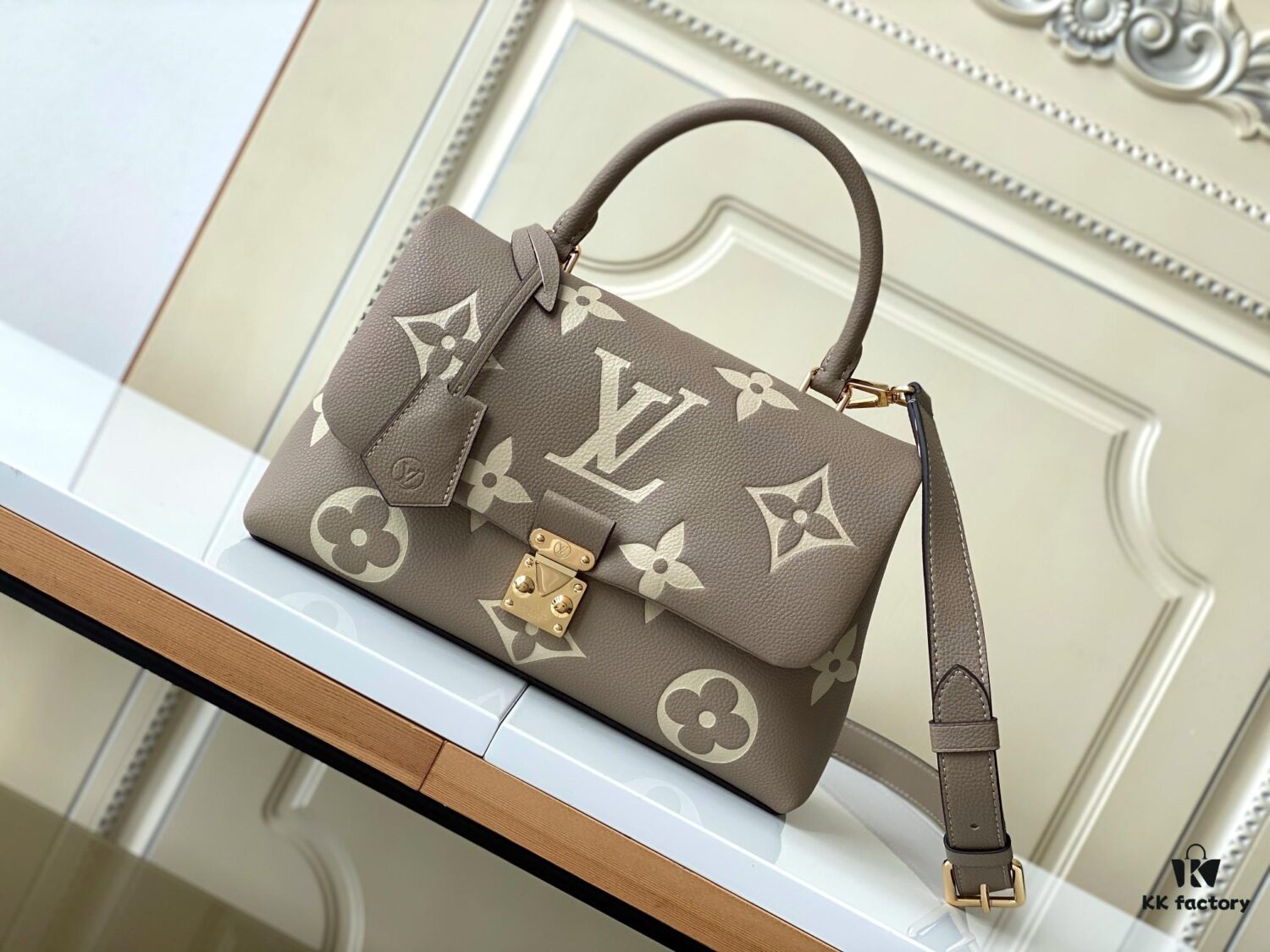 Price Adjustment [Haiyuan External Single Family Shoot] Large Size M45976 Black M46041 Apricot Print MADELEINE Louis Vuitton New Madeleine Medium Handbag Crafted in Monogram Empreinte Embossed Leather