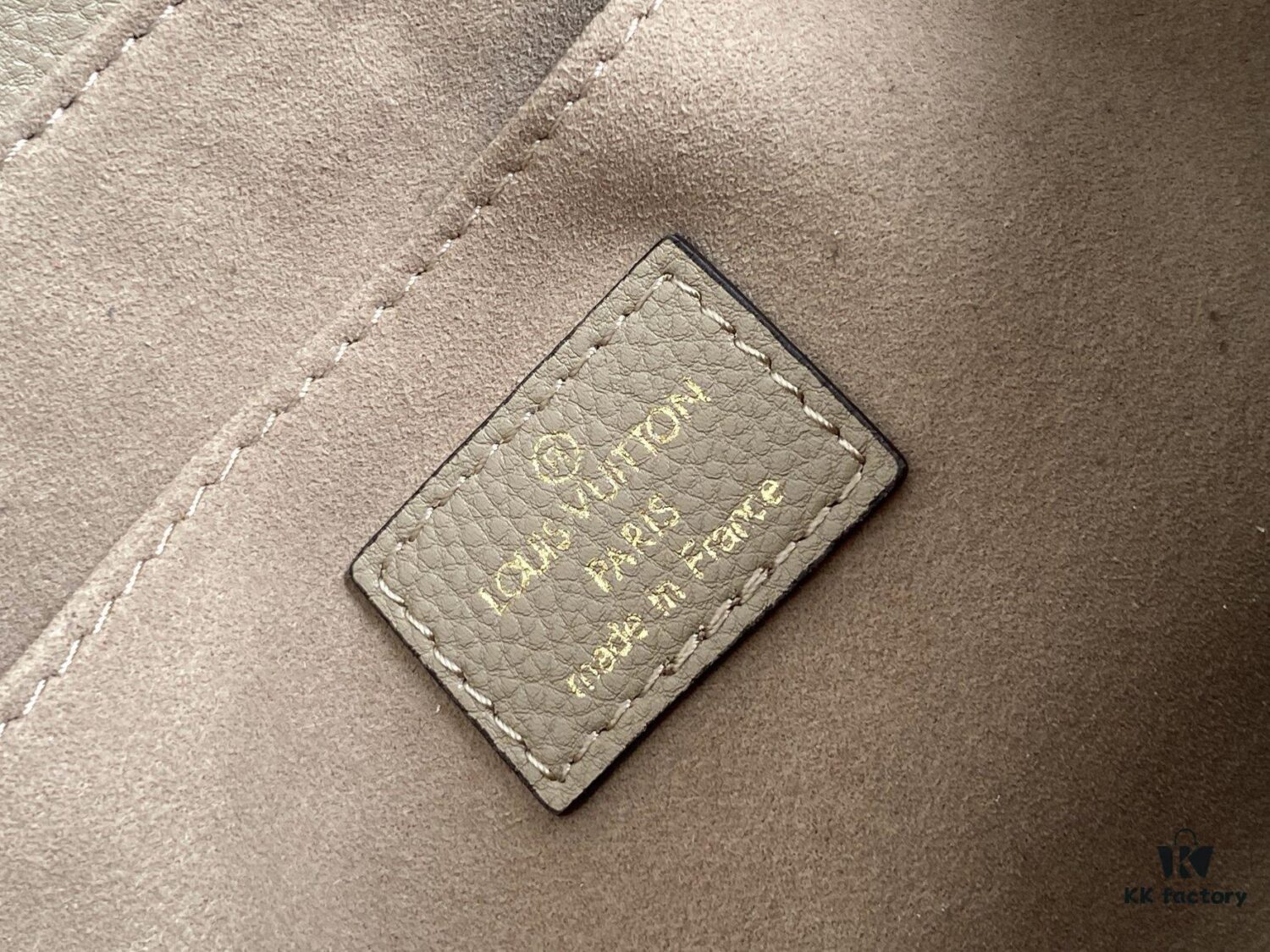 Price Adjustment [Haiyuan External Single Family Shoot] Large Size M45976 Black M46041 Apricot Print MADELEINE Louis Vuitton New Madeleine Medium Handbag Crafted in Monogram Empreinte Embossed Leather