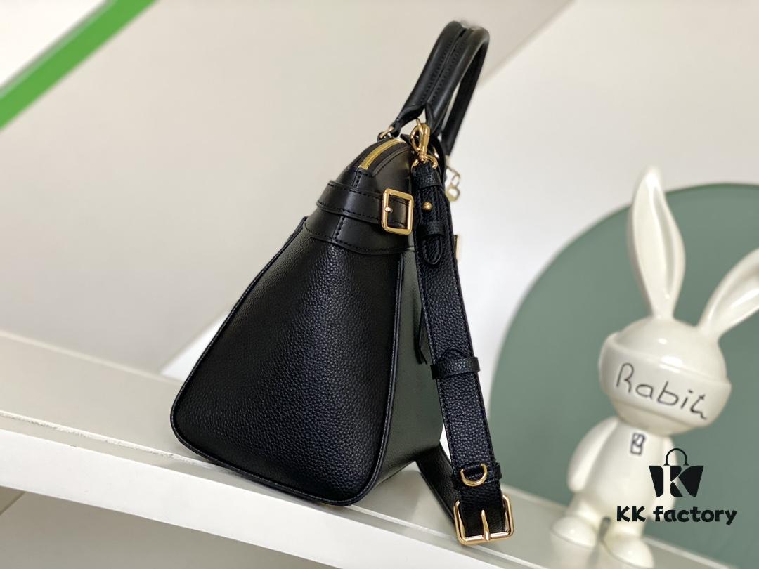 693077d96e68136f4d9a6822 M22914 Black Lock It MM Bag in Refined Taurillon Leather with Gold-Tone Hardware