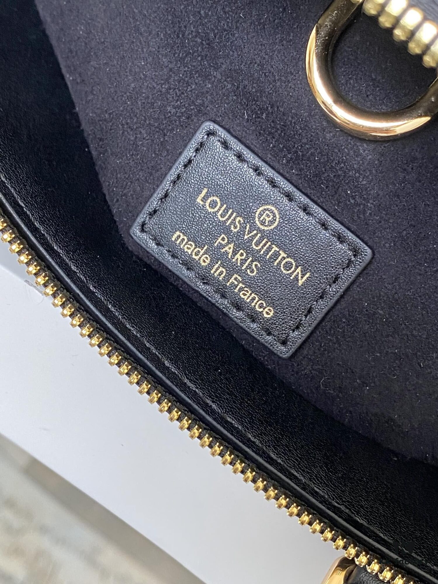 693077de6e68136f4d9a682d M22914 Black Lock It MM Bag in Refined Taurillon Leather with Gold-Tone Hardware
