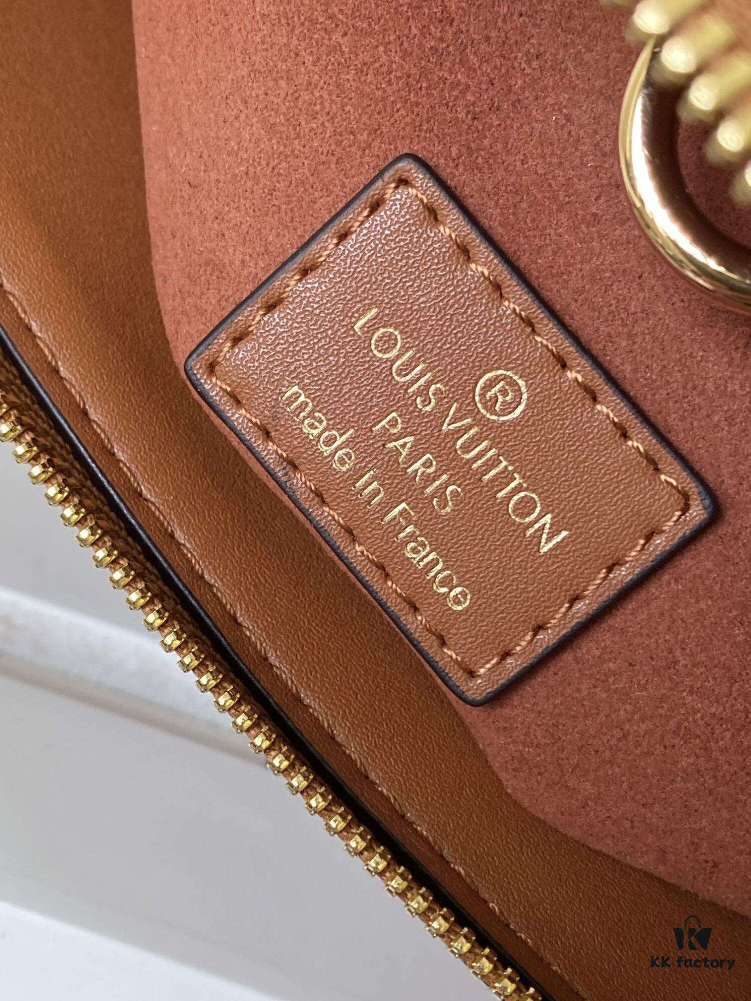 693077e66e68136f4d9a683e M22925 Brown Lock It MM Bag
