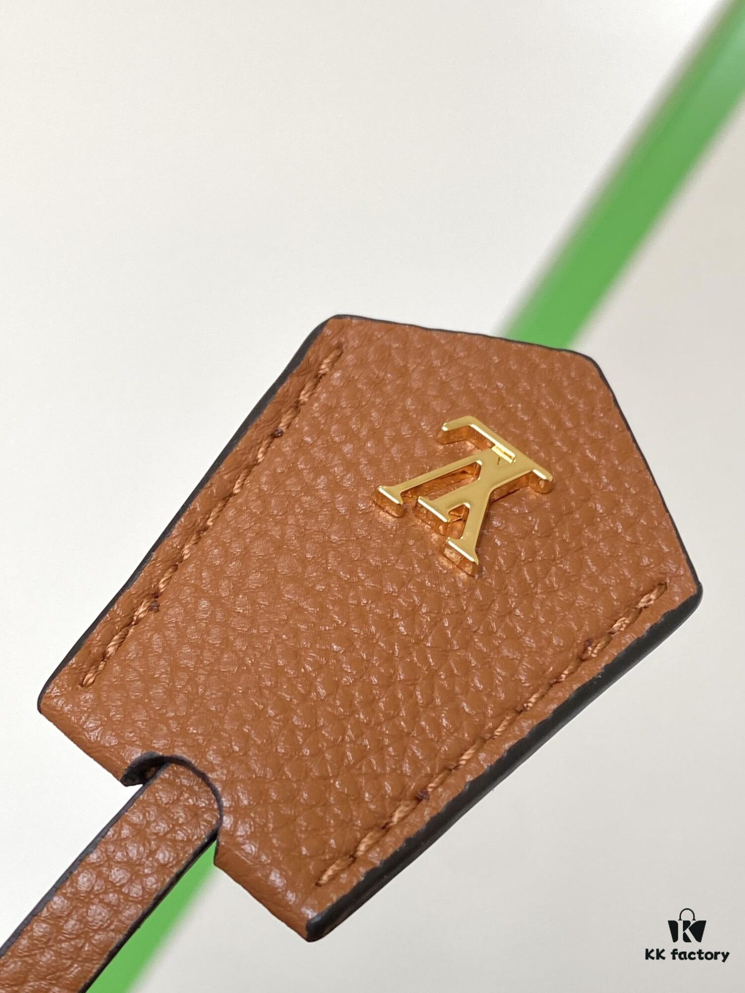 693077e76e68136f4d9a6841 M22925 Brown Lock It MM Bag