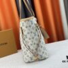 693077ea6e68136f4d9a6845 M40995 Medium Shopping Bag 💋💋 Louis Vuitton New Neverfull, A Fresh Reinterpretation of the Iconic Handbag