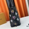 693077ef6e68136f4d9a6851 M40995 Medium Shopping Bag 💋💋 Louis Vuitton New Neverfull, A Fresh Reinterpretation of a Classic Handbag