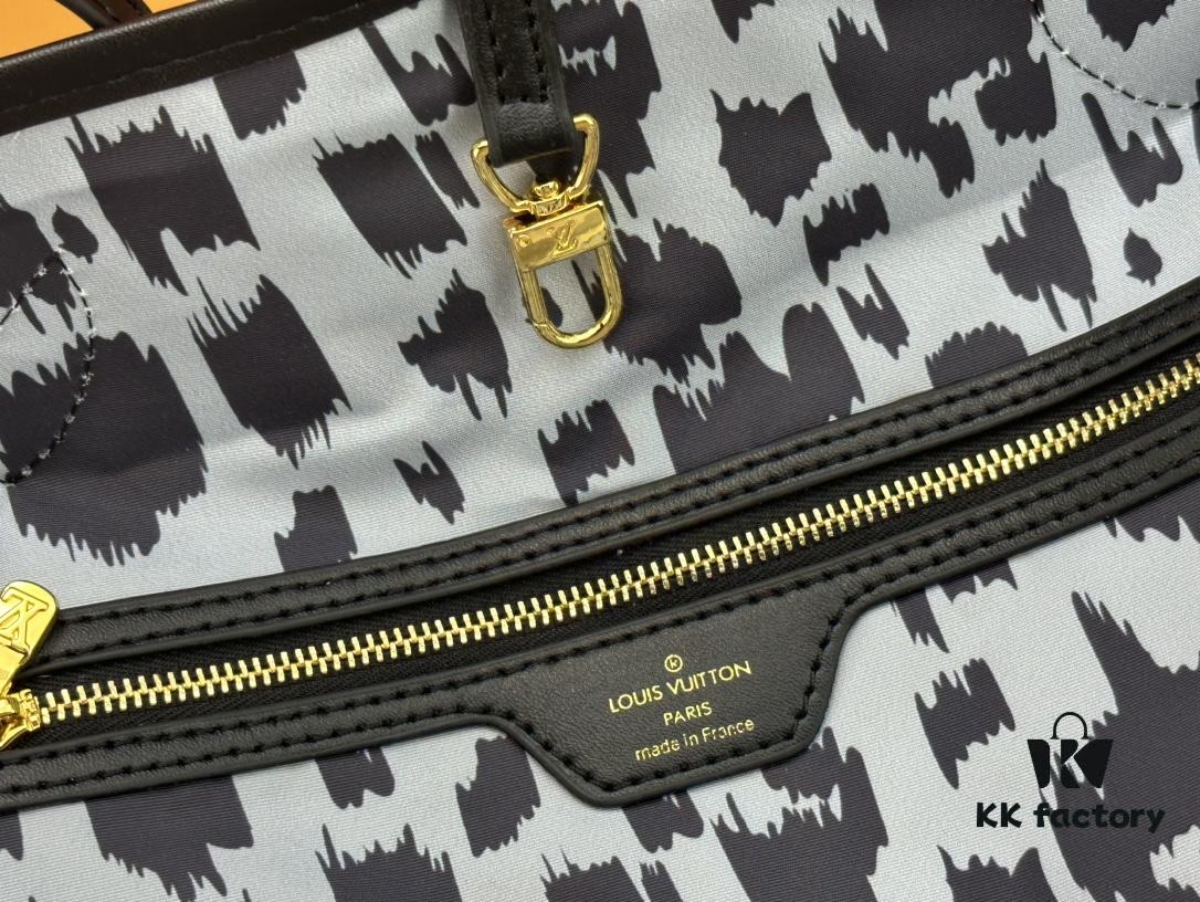 693077f06e68136f4d9a6856 M40995 Medium Shopping Bag 💋💋 Louis Vuitton New Neverfull, A Fresh Reinterpretation of a Classic Handbag