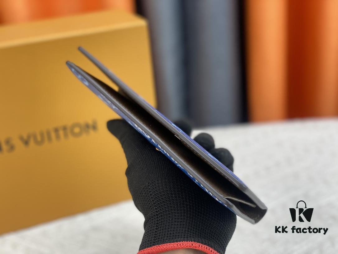 693077fa6e68136f4d9a686a Wallet Model: N62665 Blue with Coffee-Colored Louis Vuitton Classic Brazza Wallet