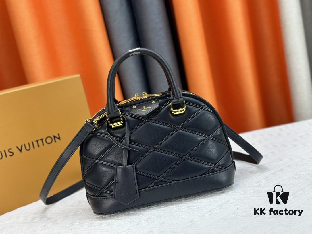 693078186e68136f4d9a68a5 Model: M23666 Shell Bag 💋💋 This Alma BB Handbag Draws Inspiration from the Diamond-Quilted Lining of Louis Vuitton's Rigid Trunks