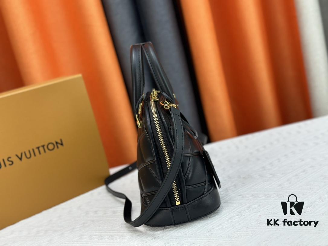 693078196e68136f4d9a68a9 Model: M23666 Shell Bag 💋💋 This Alma BB Handbag Draws Inspiration from the Diamond-Quilted Lining of Louis Vuitton's Rigid Trunks