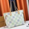 693078336e68136f4d9a68e6 M40995 Medium Shopping Bag 💋💋 Louis Vuitton New Neverfull, A Fresh Take on a Classic Handbag