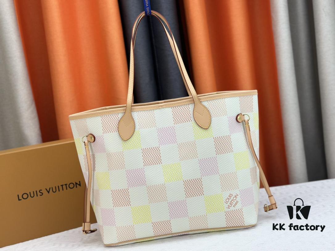 693078356e68136f4d9a68ed M40995 Medium Shopping Bag 💋💋 Louis Vuitton New Neverfull, A Fresh Take on the Iconic Bag Exploring Refined Interior Details