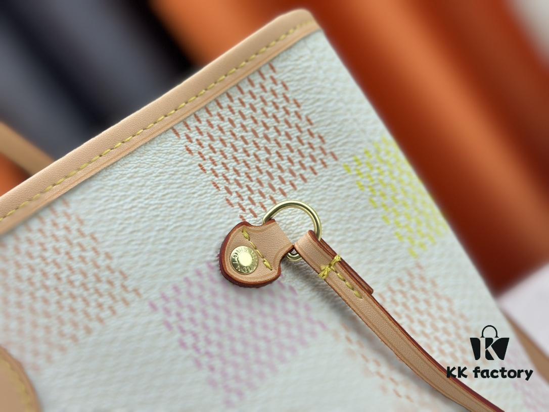 693078386e68136f4d9a68f2 M40995 Medium Shopping Bag 💋💋 Louis Vuitton New Neverfull, A Fresh Take on the Iconic Bag Exploring Refined Interior Details