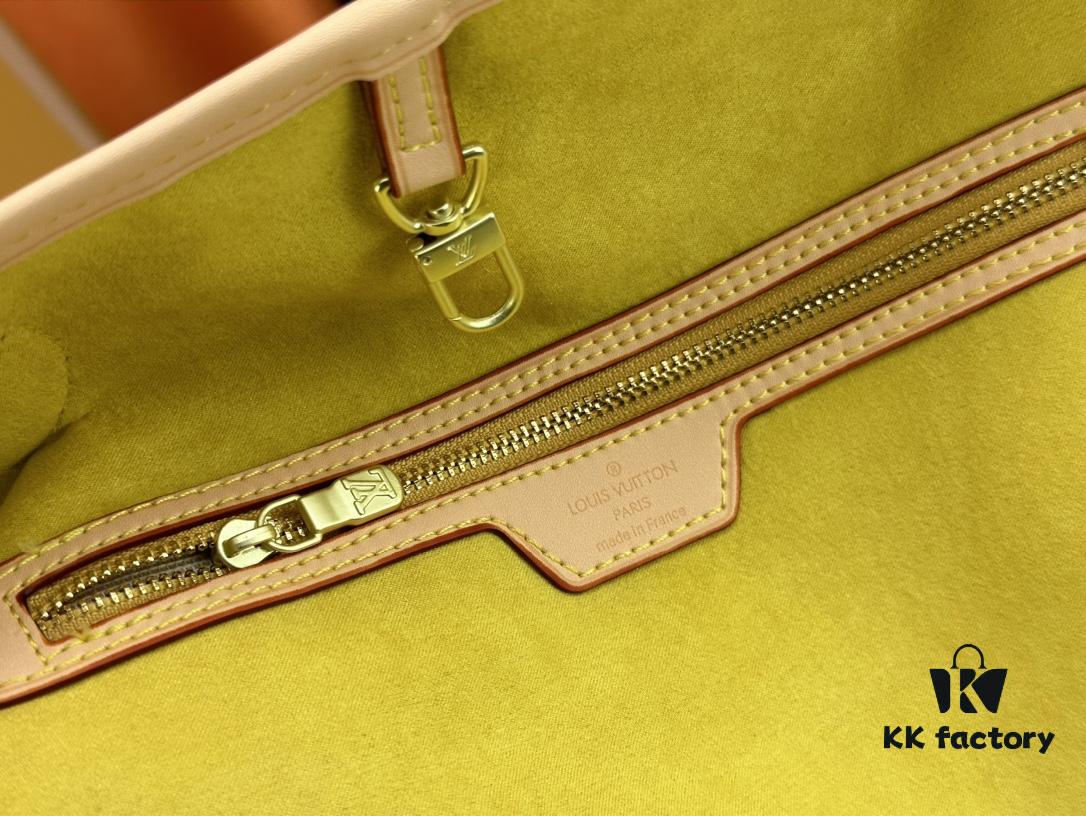 693078396e68136f4d9a68f7 M40995 Medium Shopping Bag 💋💋 Louis Vuitton New Neverfull, A Fresh Take on the Iconic Bag Exploring Refined Interior Details